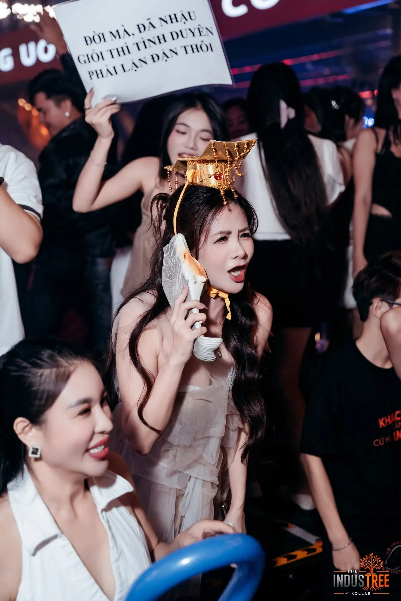 Trò chơi giao lưu giữa các bàn khách